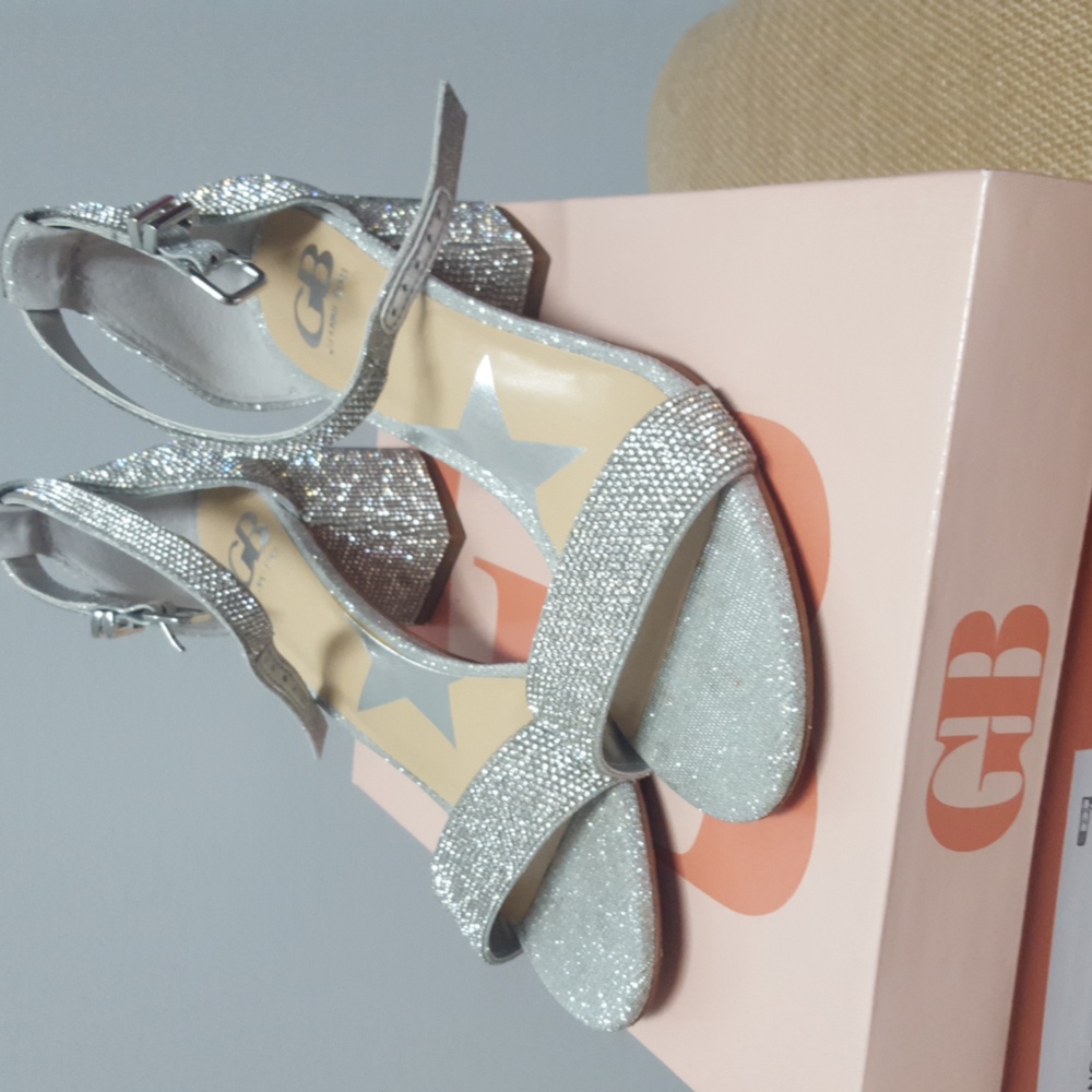 Gianni Bini party shoes size 8M
